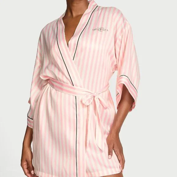 Victoria's Secret Backstage Satin Sparkle Short Robe NWT, XS/S - Picture 3 of 3